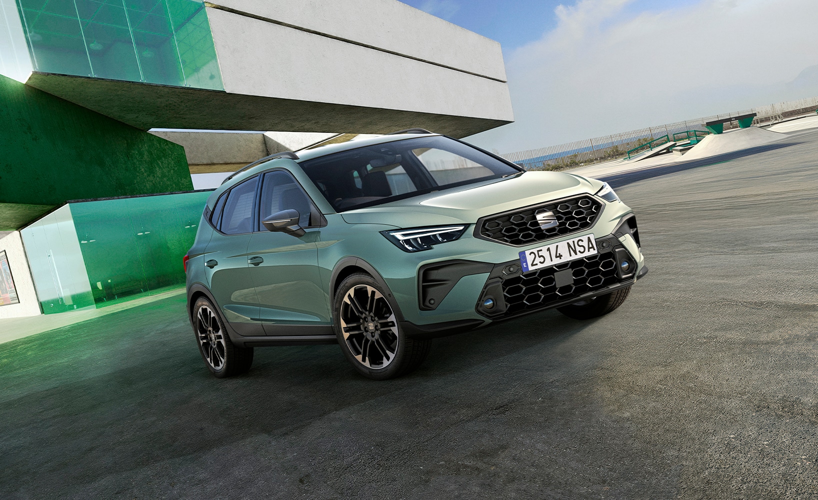 Achteraanzicht van de SEAT Arona met zijn onberispelijke compacte crossover-SUV-ontwerp