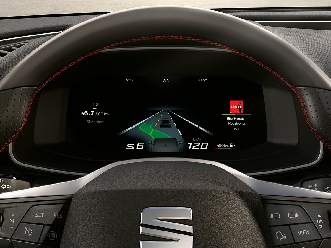 Régulateur de vitesse adaptatif et prédictif dans la SEAT Leon, dotée d’une valeur ajoutée impressionnante et d’une technologie semi-autonome, idéal pour les voitures SEAT Leon en vente dans la catégorie des petites familiales.