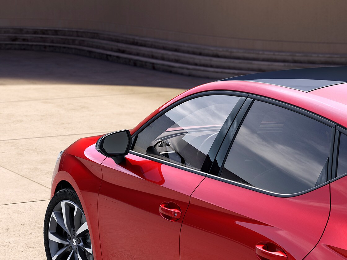 L’emergency assist dans la berline hatchback rouge seat leon offre un niveau de sécurité digne des prix attribués aux nouveaux véhicules. Cette technologie offre une valeur ajoutée impressionnante.