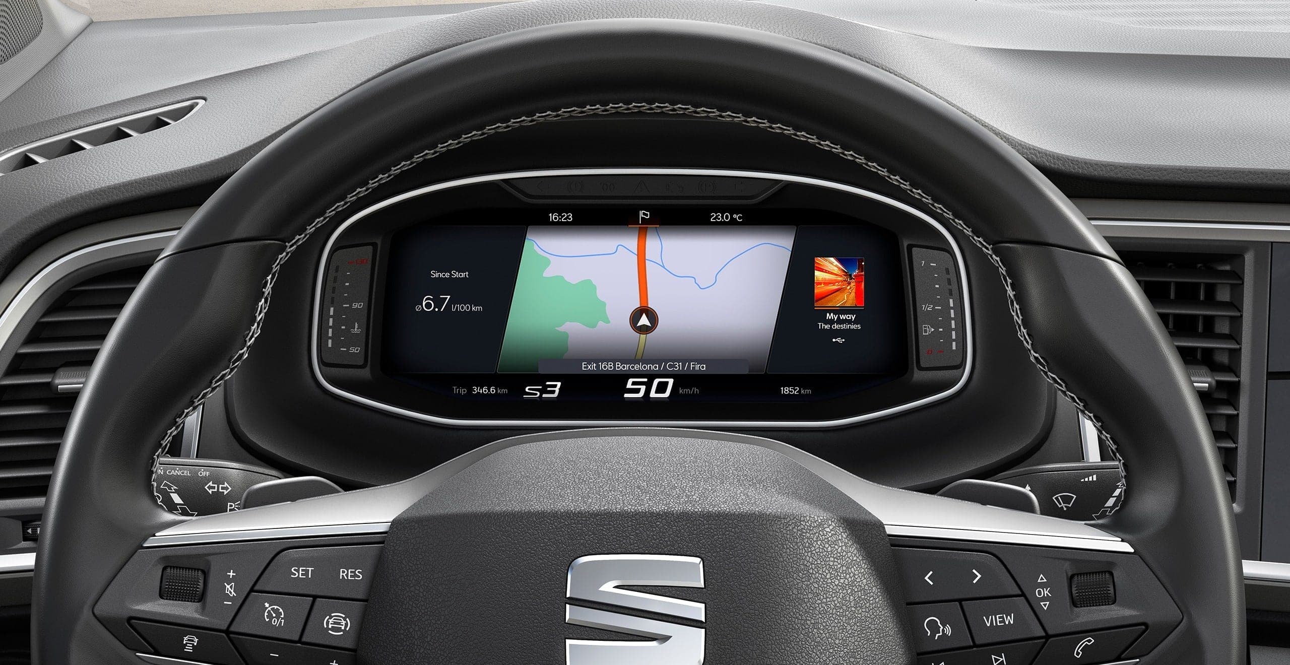 vista-dettagliata-del-sistema-di-navigazione-del-digital-cockpit-del-suv-seat-ateca