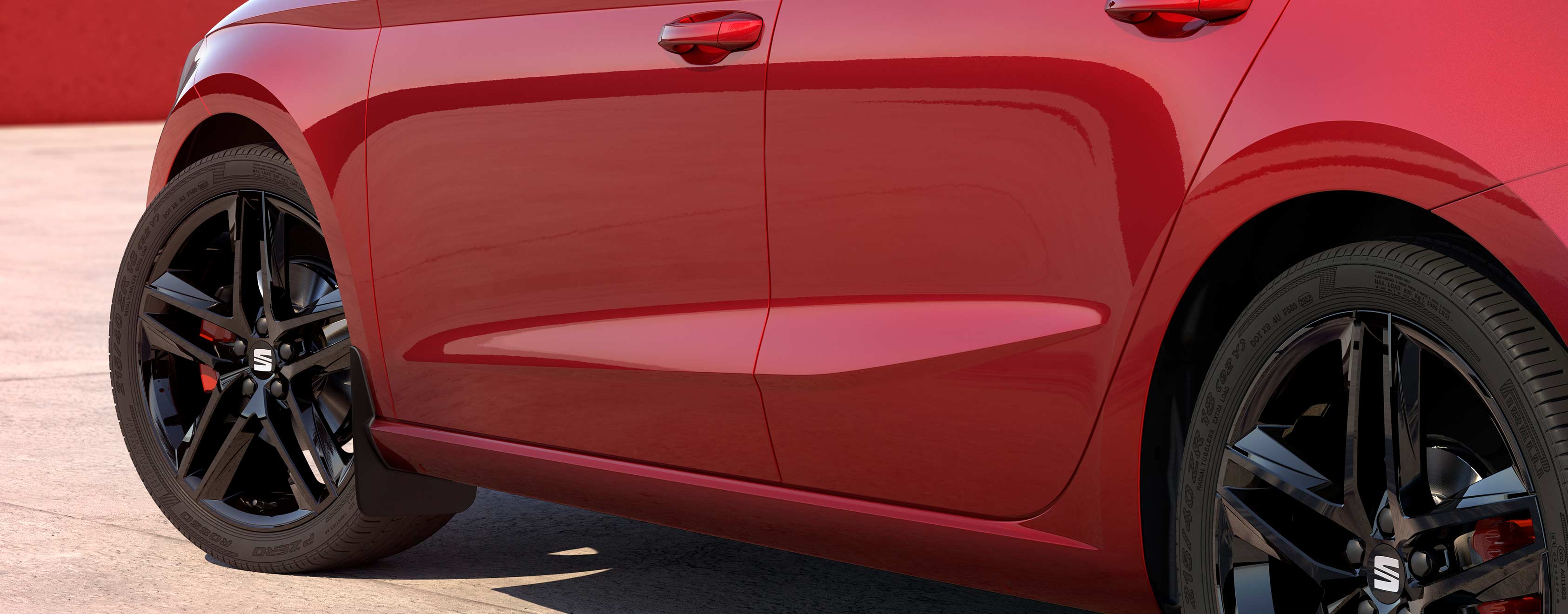 SEAT Ibiza de couleur desire red avec garde-boue avant et arrière