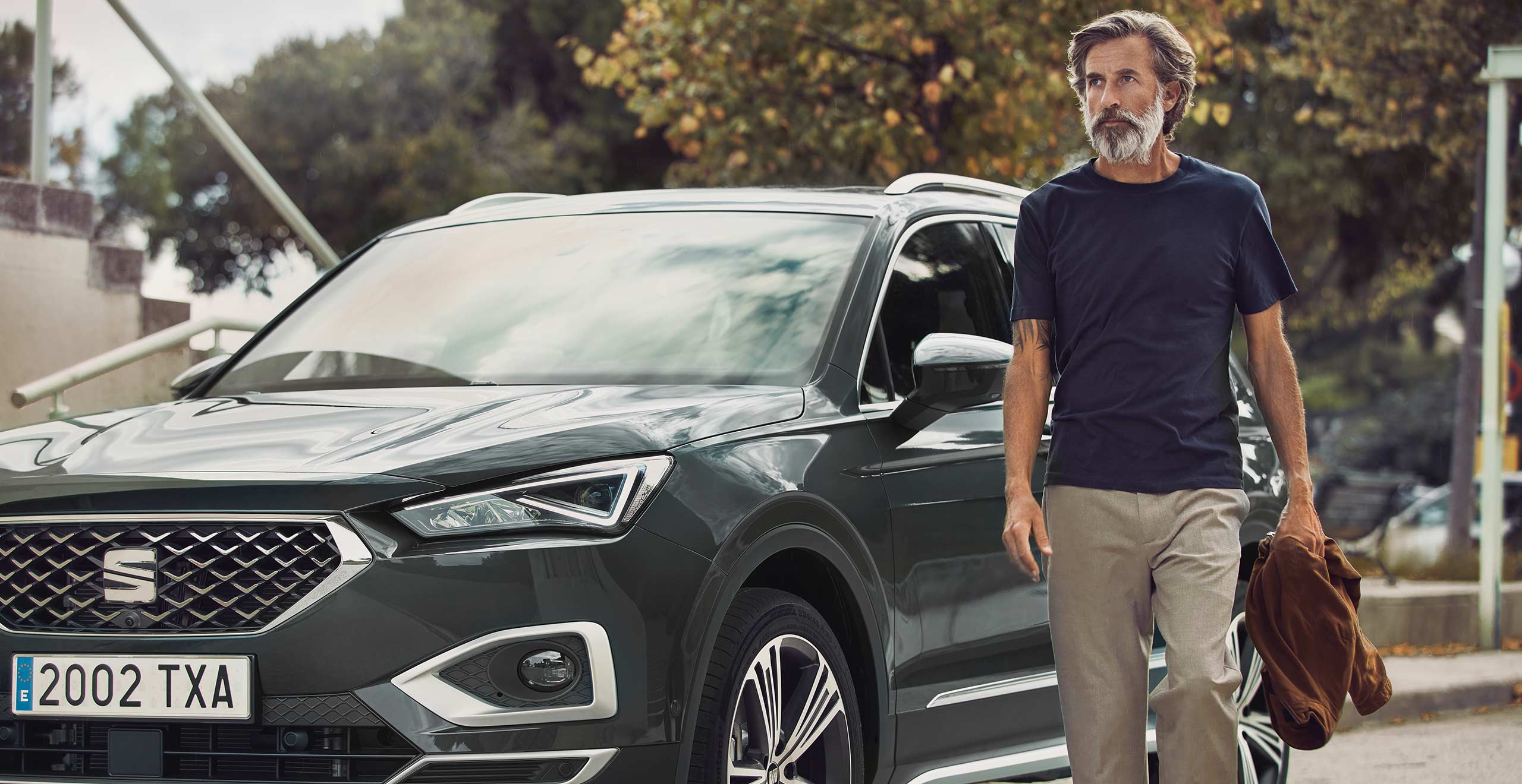The new SEAT Tarraco dark camouflage with machined alloy wheels