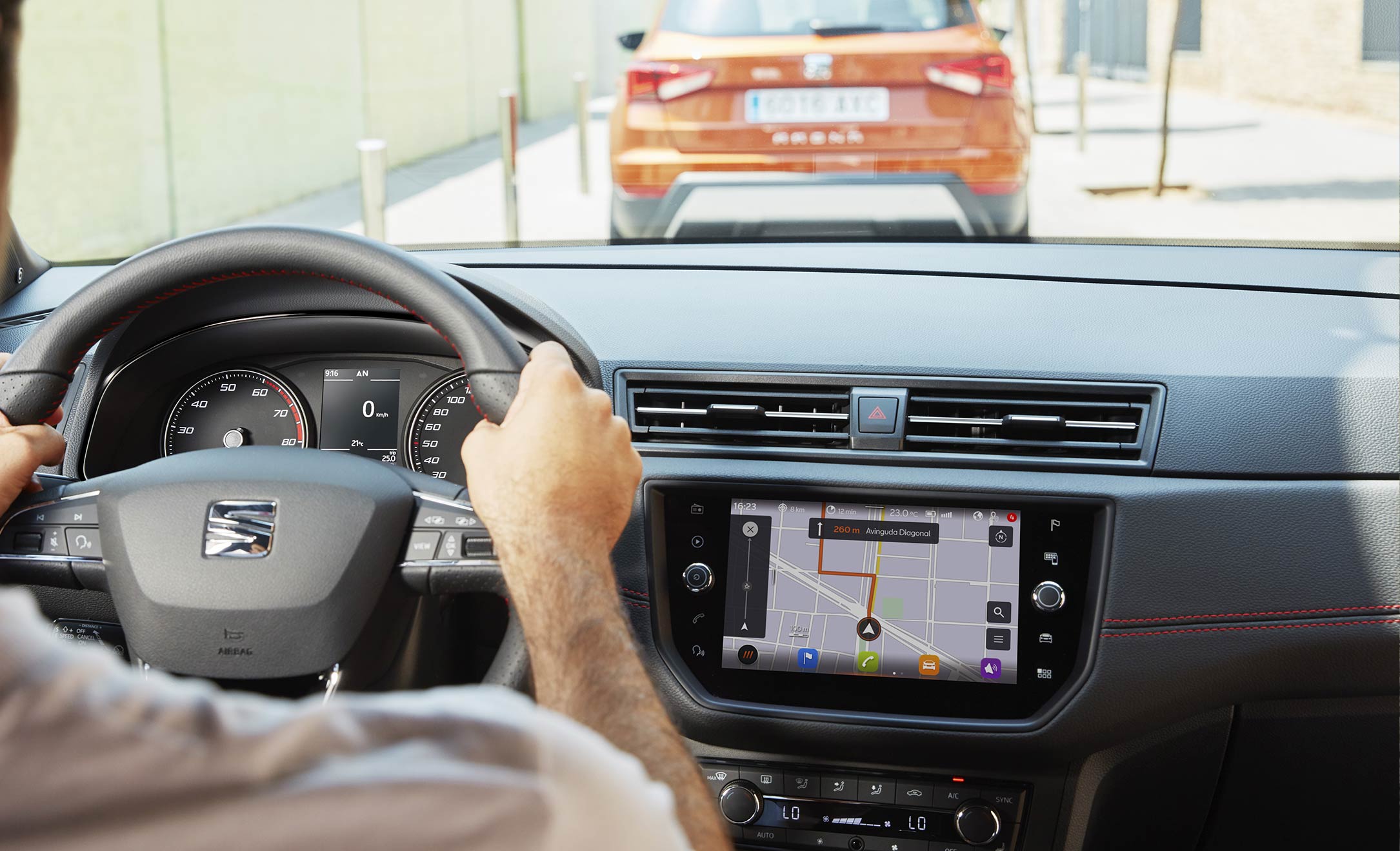 SEAT Arona infotainment services connect to applemusic and tidal